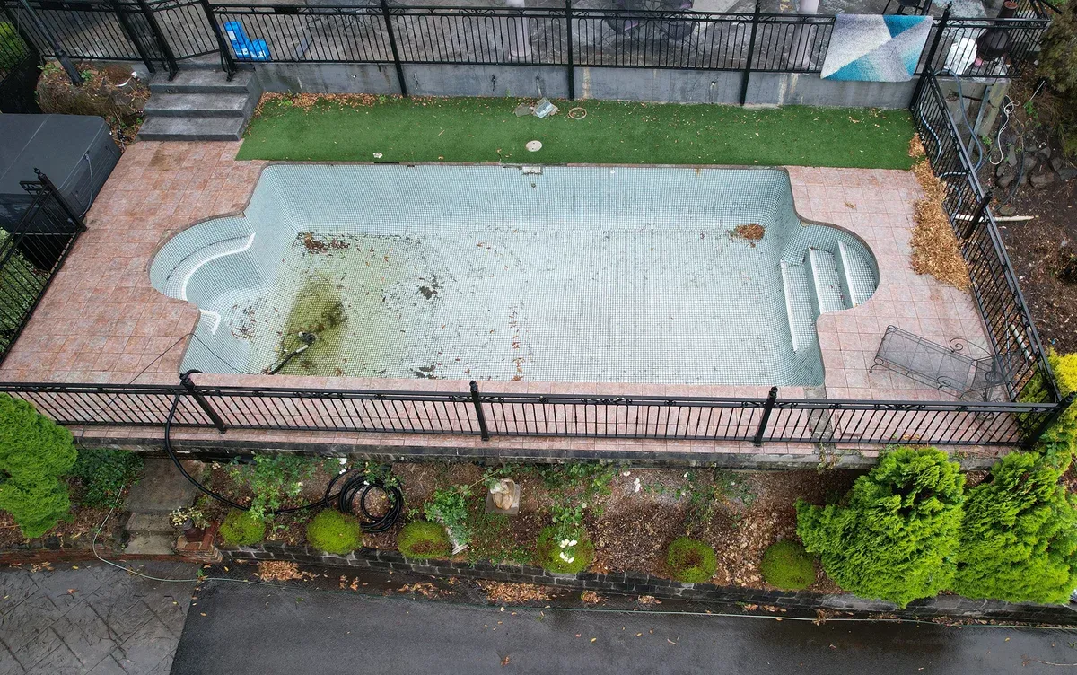 Luxury pool tiling Melbourne