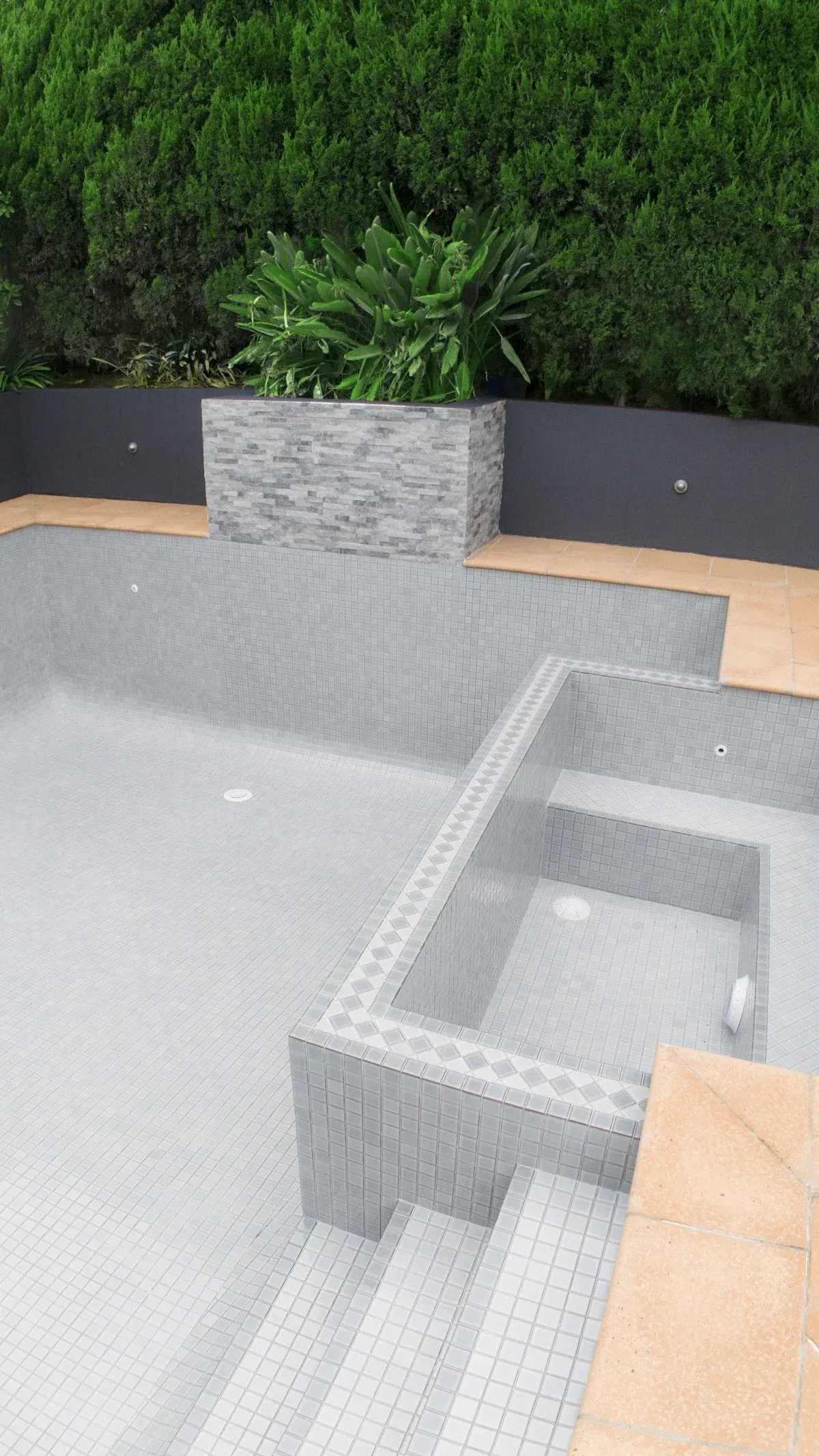 Tiled pool in Bayside Hampton Melbourne